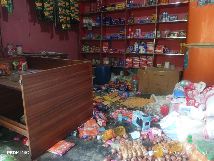ব্যবসা প্রতিষ্ঠানে হামলা লুটপাট ও ভাঙচুরের আভিযোগ